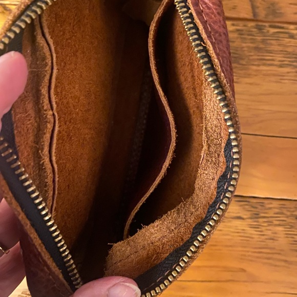 Portland Leather Small Camera or Whatever Bag - Picture 4 of 6